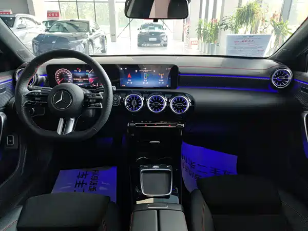 Mercedes-Benz A-Class 2025, фото 10