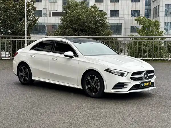 Mercedes-Benz A-Class 2022, фото 3