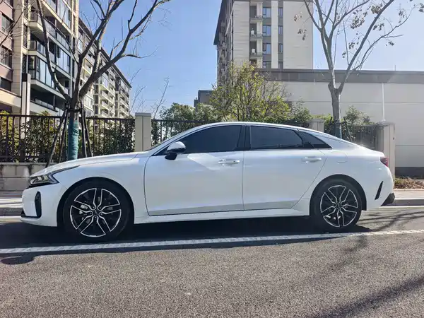 Kia K5 2025, фото 3