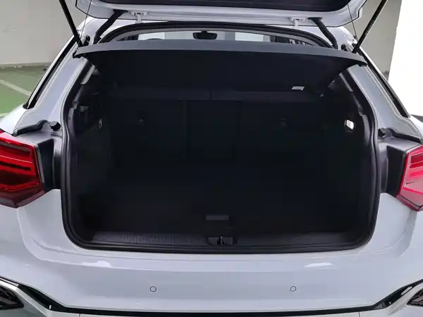 Audi Q2L 2022, фото 4