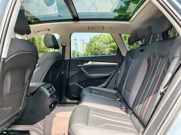 Audi Q5L 2022, фото 5
