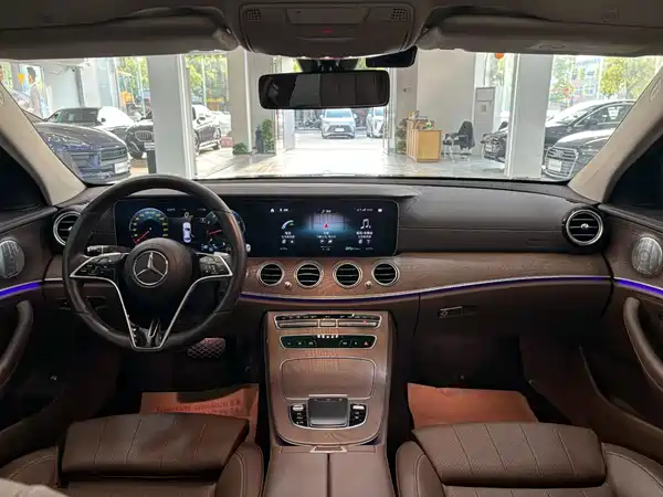 Mercedes-Benz E-Class 2022, фото 12