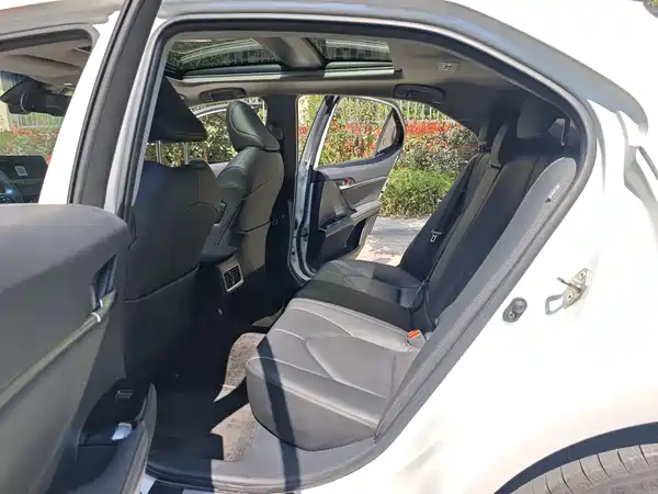 Toyota Camry 2021, фото 17