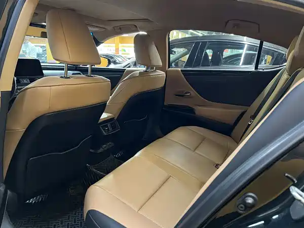 Lexus ES 2022, фото 3