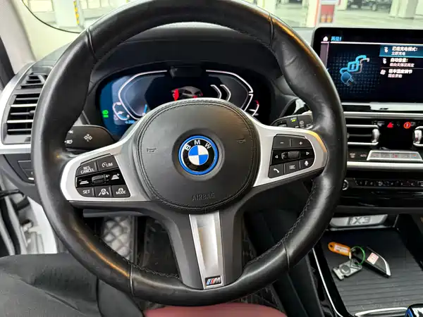 BMW iX3 2022, фото 4
