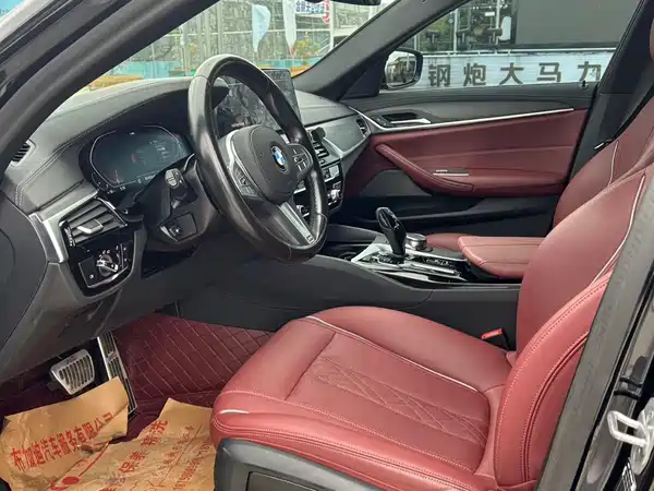 BMW 5 Series 2023, фото 3