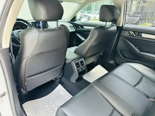 Honda Accord 2022, фото 10