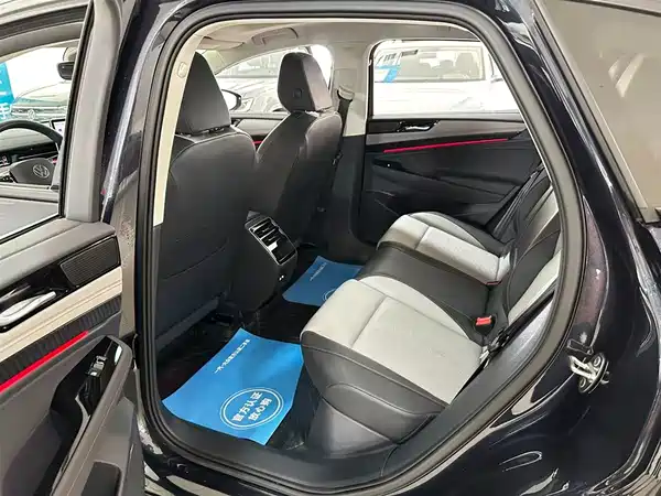 Volkswagen ID.7 2024, фото 28