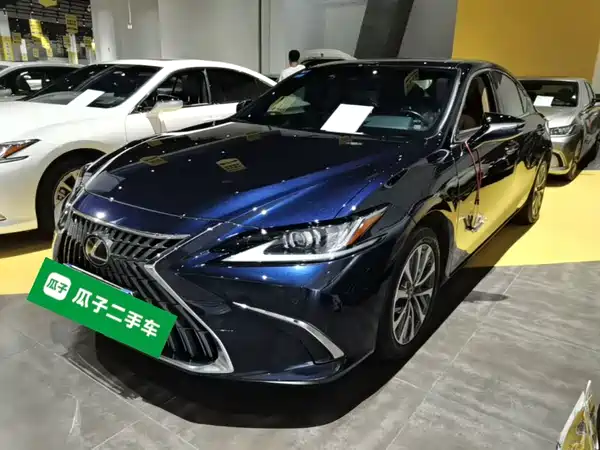 Lexus ES 2022