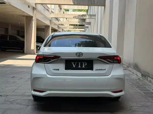 Toyota Corolla 2023, фото 9