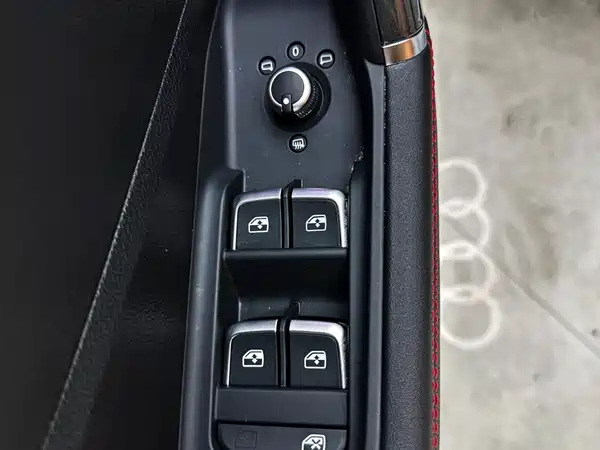 Audi Q2L 2022, фото 22