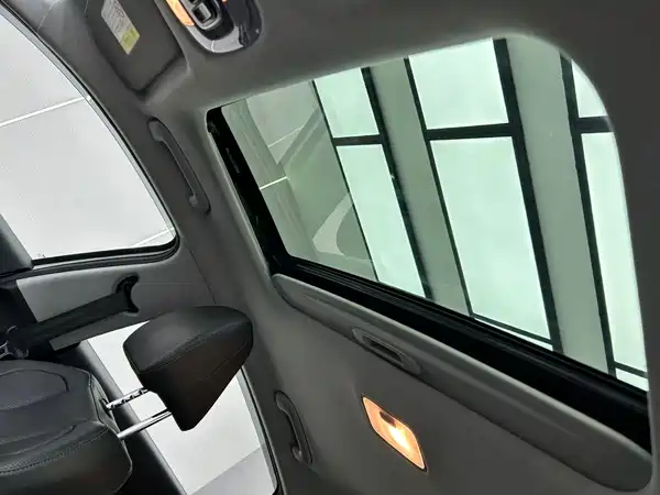Hyundai Elantra 2023, фото 17