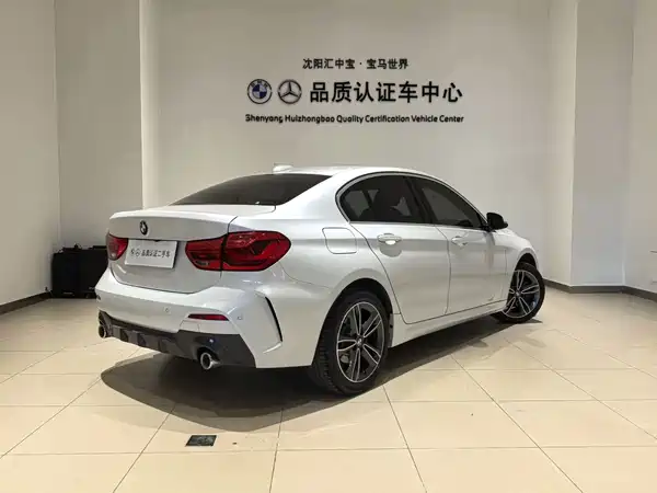BMW 1 Series 2023, фото 12