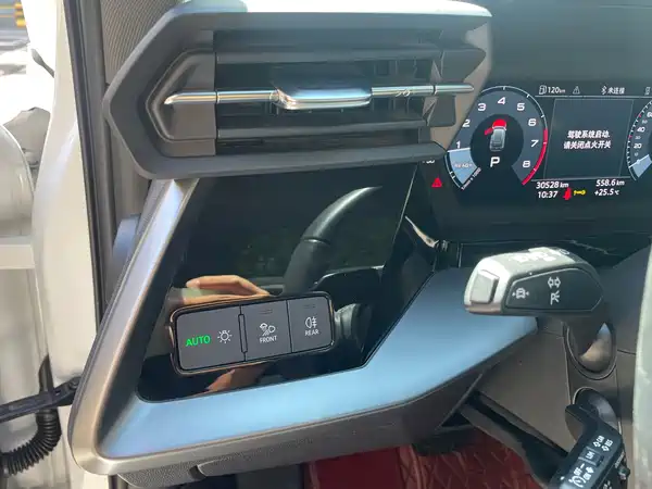 Audi A3 2023, фото 11