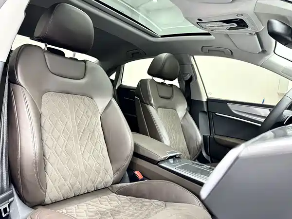 Audi A7L 2022, фото 16