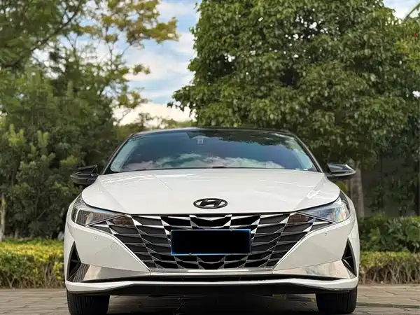 Hyundai Elantra 2023, фото 3