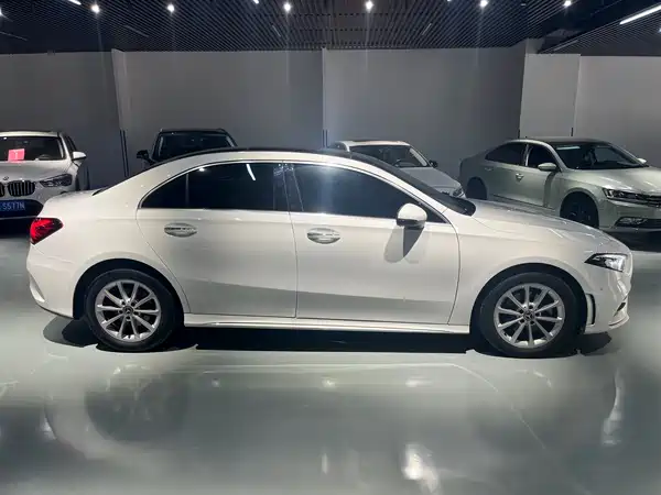 Mercedes-Benz A-Class 2022, фото 4