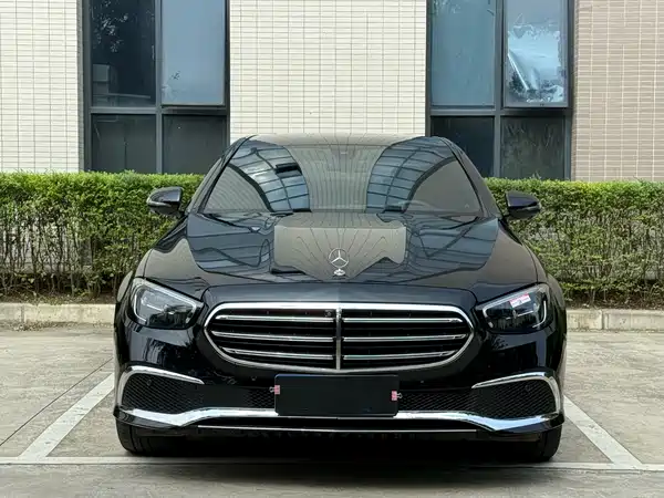Mercedes-Benz E-Class 2023, фото 2