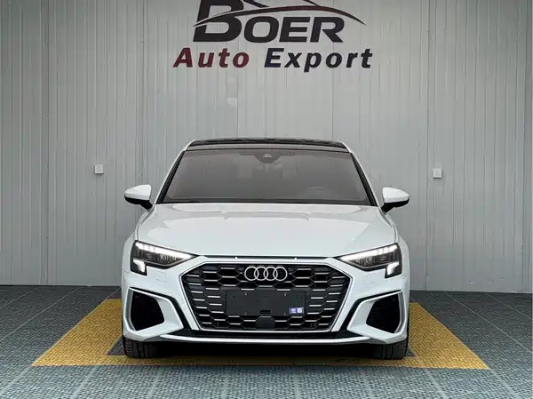 Audi A3 2022, фото 2