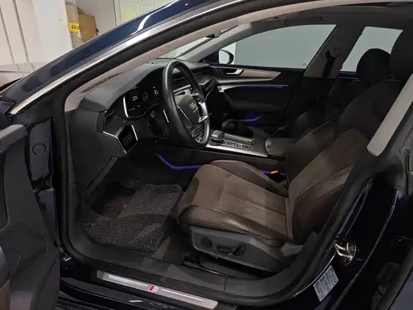 Audi A7L 2024, фото 6