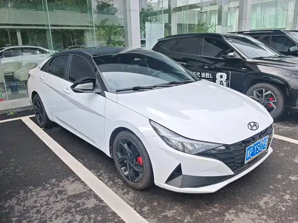 Hyundai Elantra 2022, фото 2