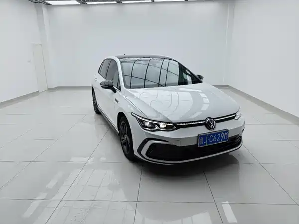 Volkswagen Golf 2023, фото 3