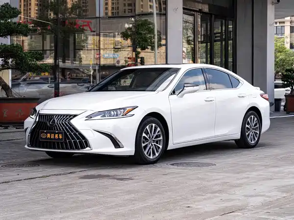 Lexus ES 2022