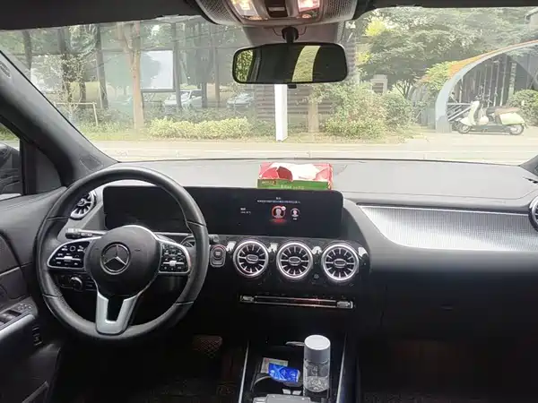 Mercedes-Benz EQA 2023, фото 12