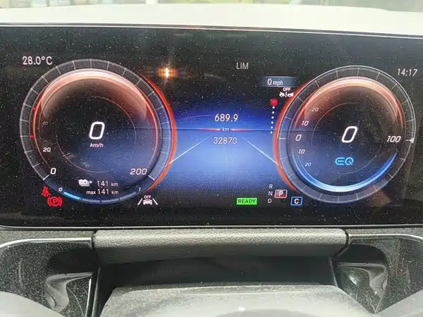 Mercedes-Benz EQA 2023, фото 4