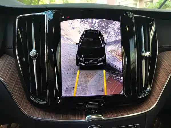 Volvo XC60 2022, фото 9