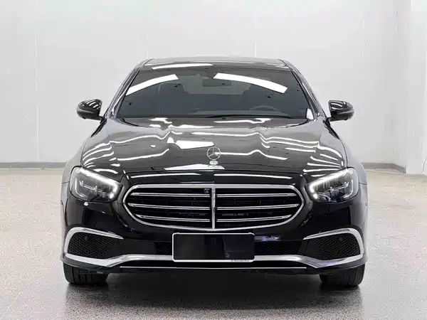 Mercedes-Benz E-Class 2023, фото 2