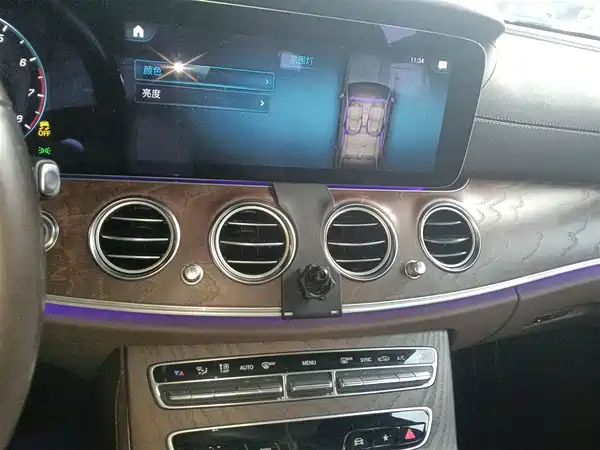 Mercedes-Benz E-Class 2023, фото 8
