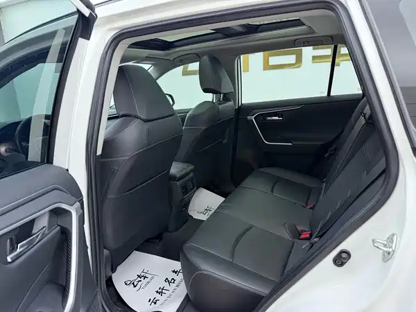 Toyota RAV4 2023, фото 7