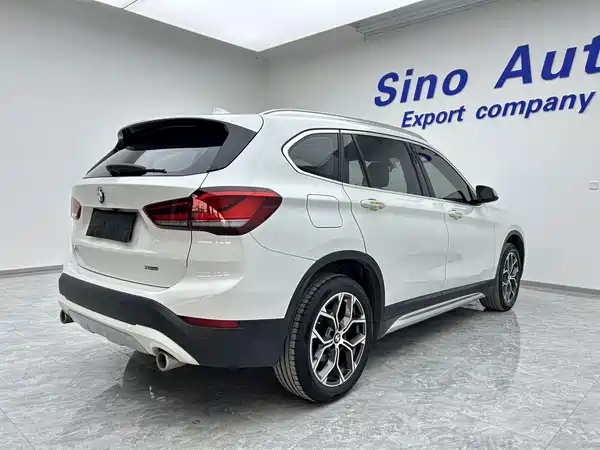 BMW X1 2022, фото 2
