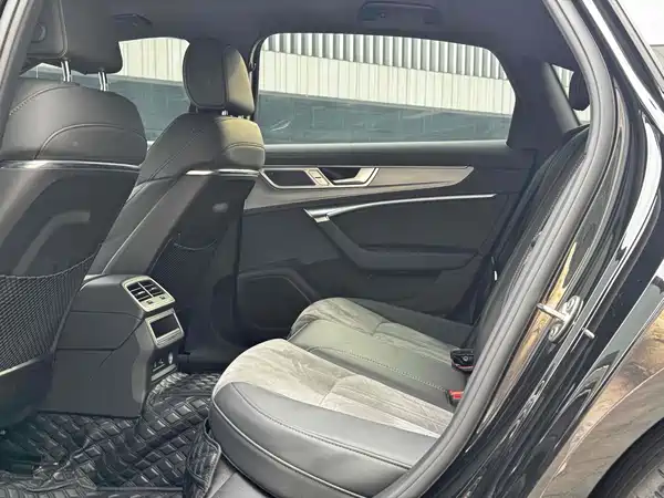 Audi A6L 2023, фото 5