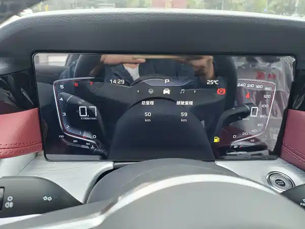 Hongqi H5 2025, фото 8