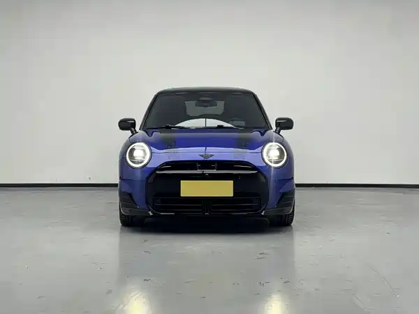 MINI Cooper SE 2024, фото 2