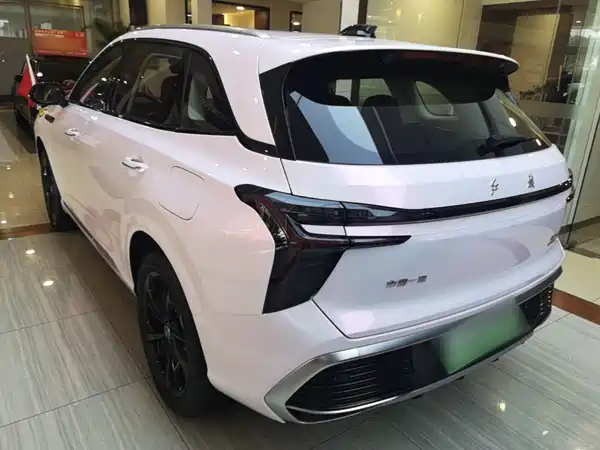 Hongqi HS3 PHEV 2025, фото 5