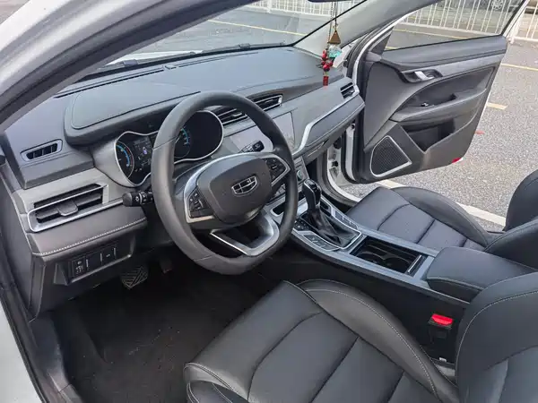 Geely Emgrand 2021, фото 4