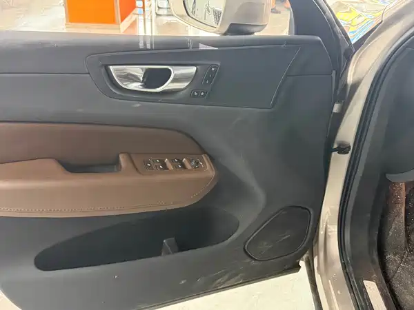 Volvo XC60 2024, фото 4