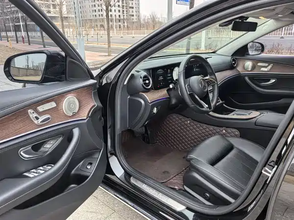 Mercedes-Benz E-Class 2022, фото 15