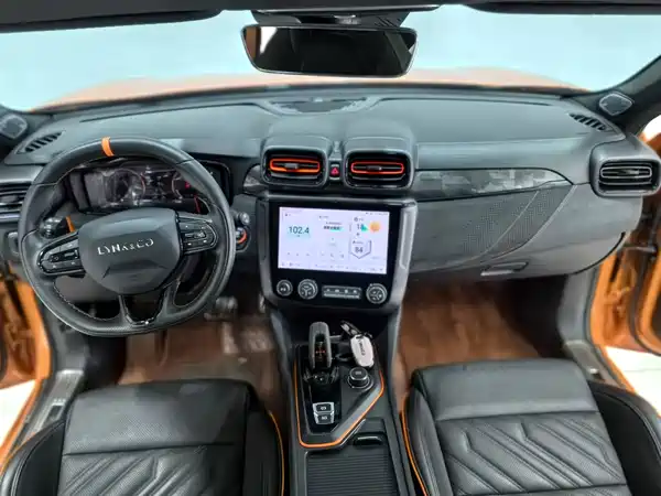 Lynk & Co 02 Hatchback 2021, фото 8
