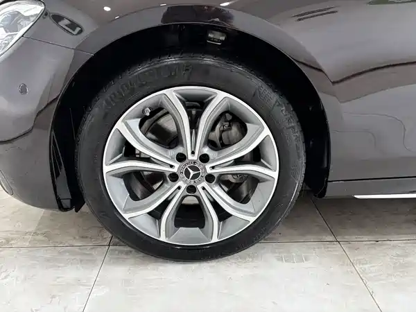 Mercedes-Benz E-Class 2023, фото 30