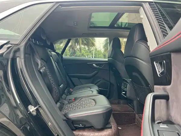 Audi Q8 2022, фото 6