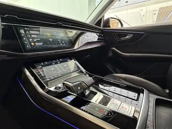 Audi Q8 2022, фото 12