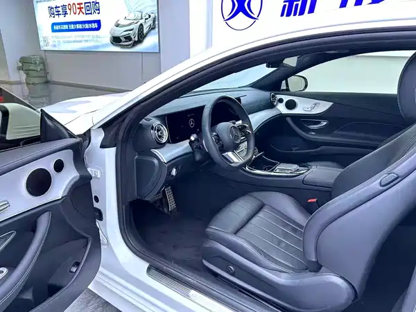 Mercedes-Benz E-Class 2023, фото 4