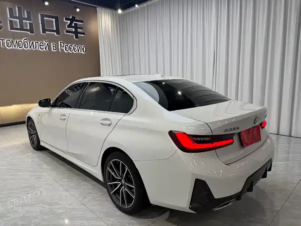 BMW 3 Series 2023, фото 6