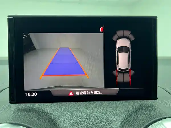 Audi Q2L 2022, фото 22