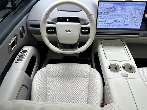 Li Auto i8 2025, фото 10