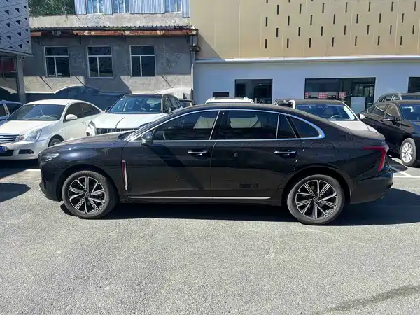 Hongqi H5 PHEV 2025, фото 12